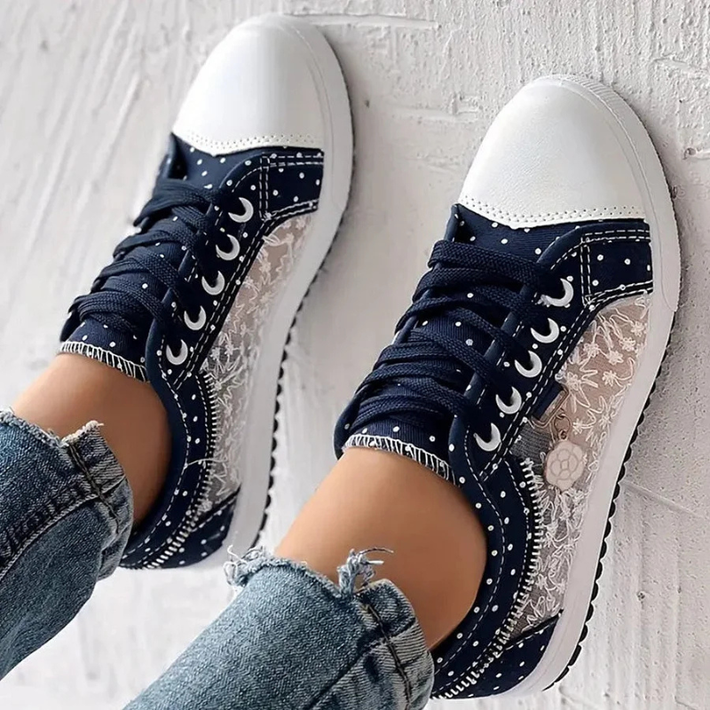 Eleganta sneakers med spetsdetaljer