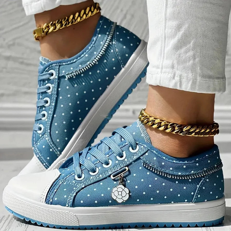 Eleganta sneakers med spetsdetaljer