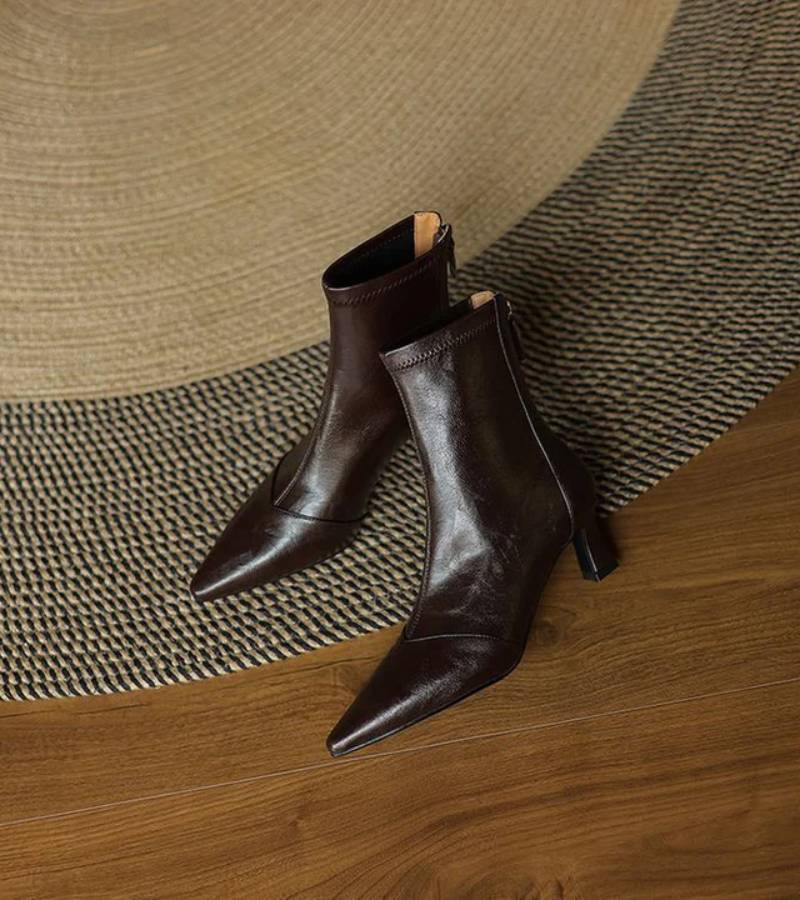 Eleganta ankelboots i läder med klack