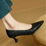 Mathilde | Texturerade slip-on-pumps