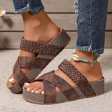 Flätade eleganta sandaler