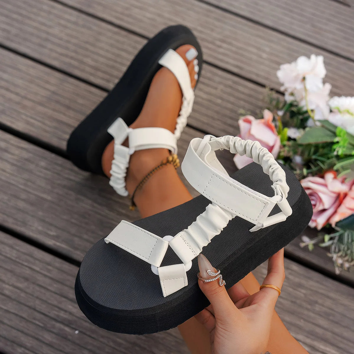Produktbild – Aura – Iriserande Plattform Sandal