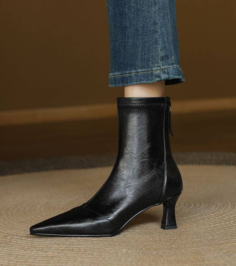 Eleganta ankelboots i läder med klack