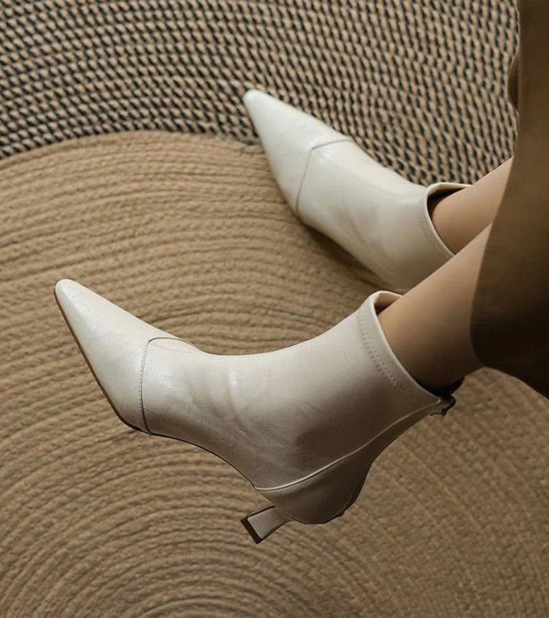 Eleganta ankelboots i läder med klack