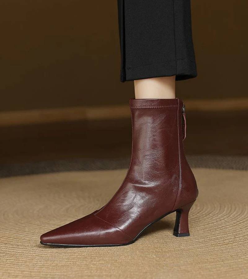Eleganta ankelboots i läder med klack