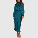 Produktbild – Maristella – Lyxig Satin Maxi Klänning