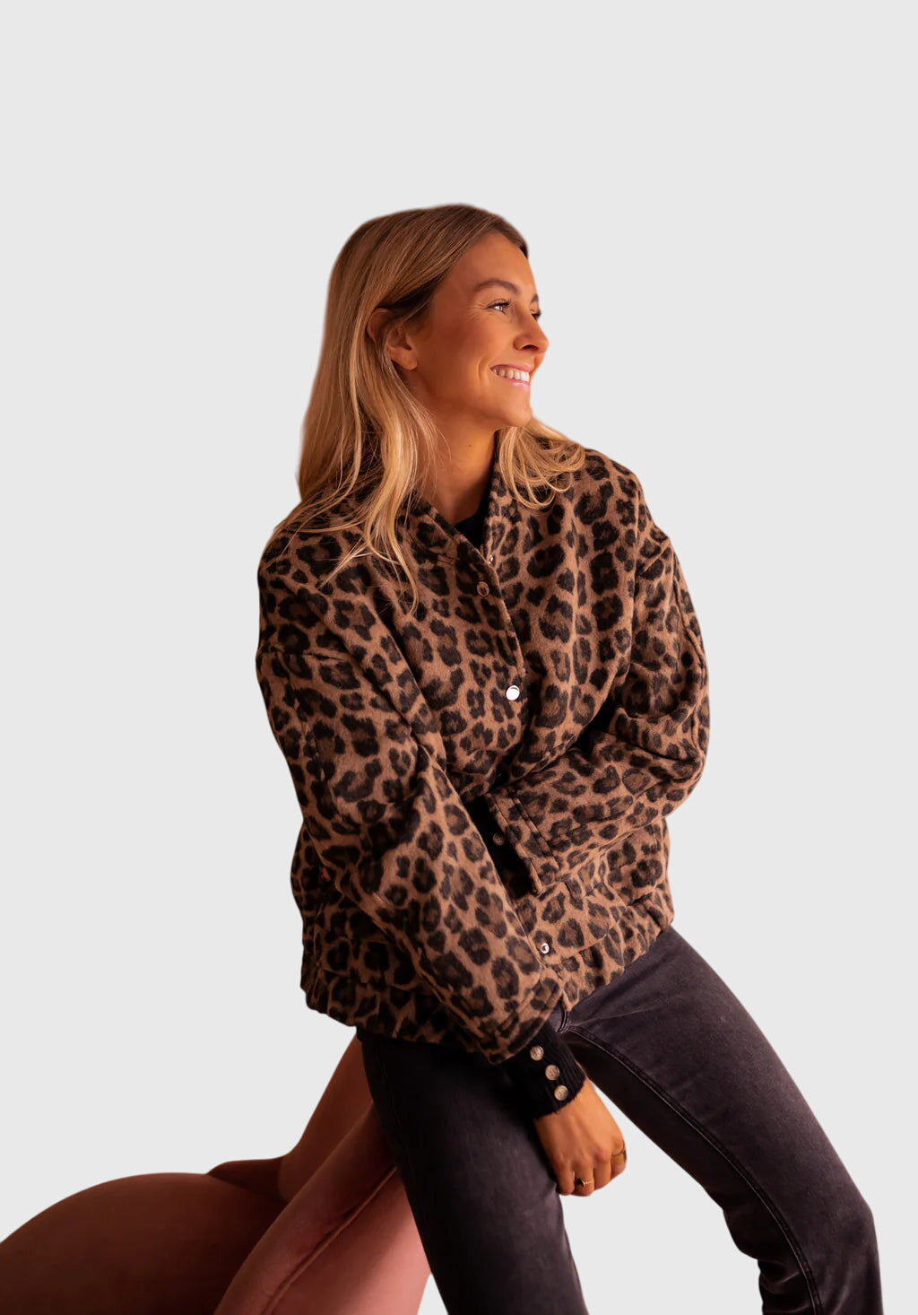 Produktbild – Elodie – Stilig Leopardmönstrad Jacka
