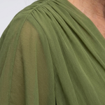 Elysia | Draperad midiklänning med elegant halsringning