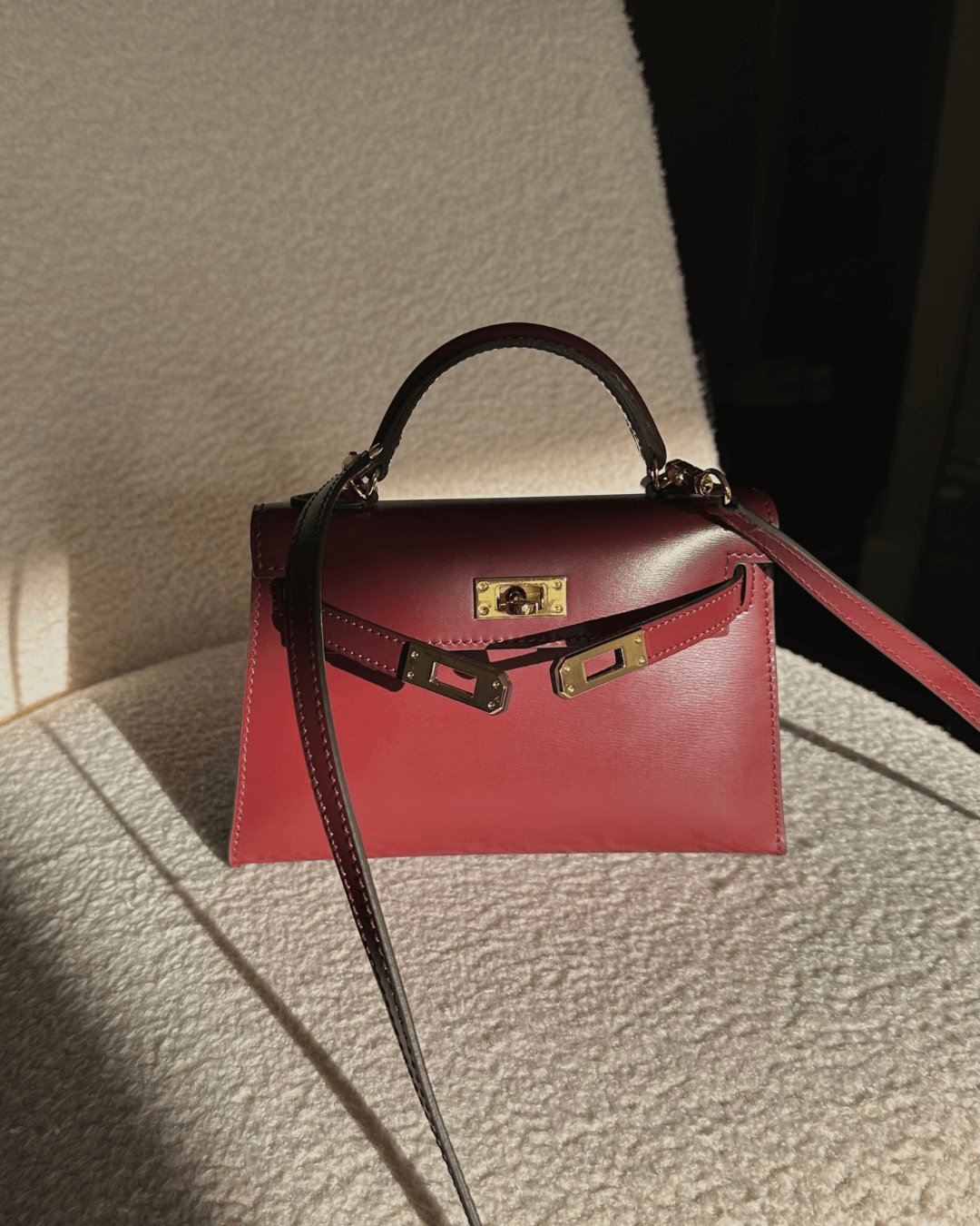 Amélia | Elegant mini-väska i vinrött läder