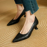 Mathilde | Texturerade slip-on-pumps