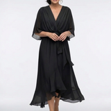 Elysia | Draperad midiklänning med elegant halsringning
