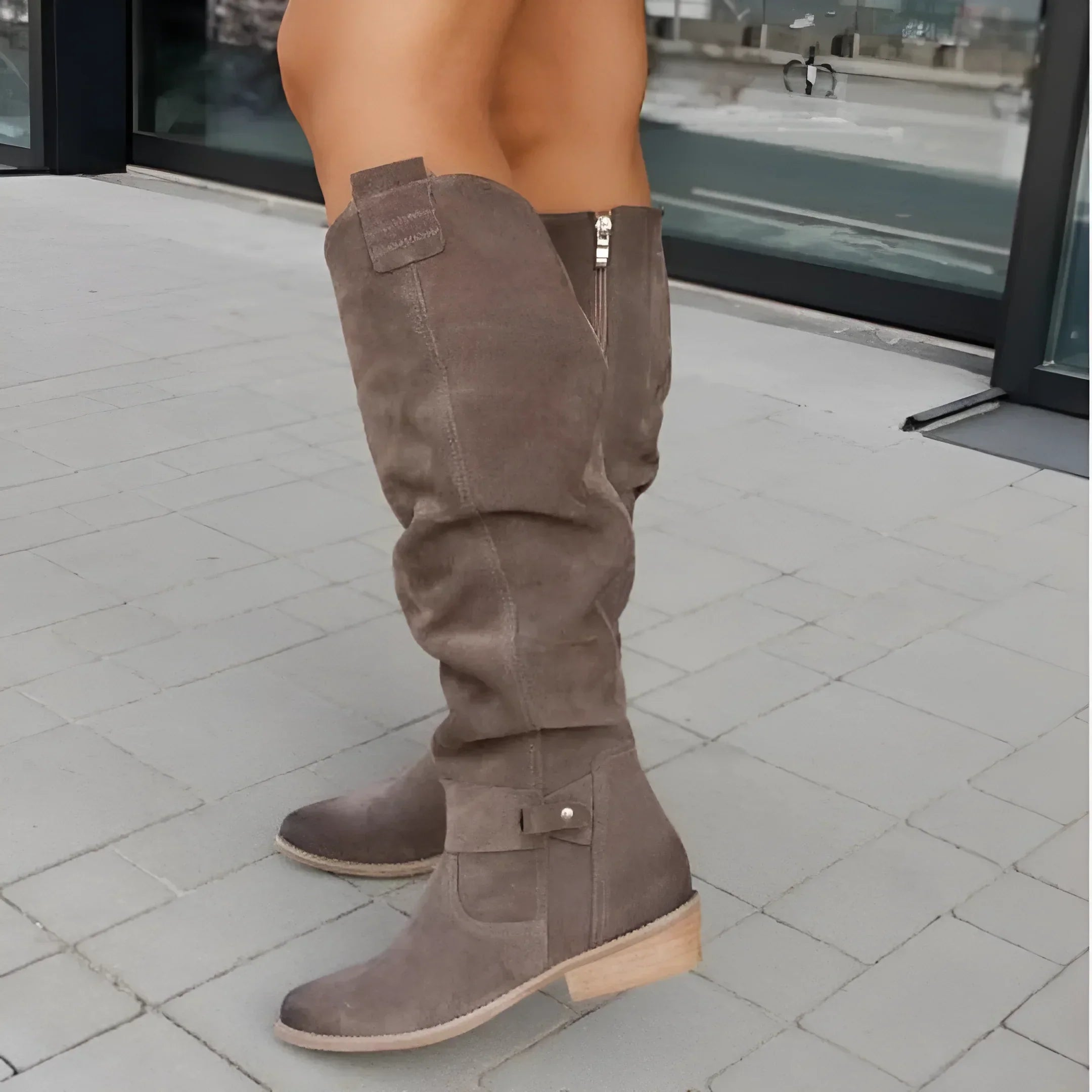 Produktbild – Skyler – Snygga Knähöga Mockaboots