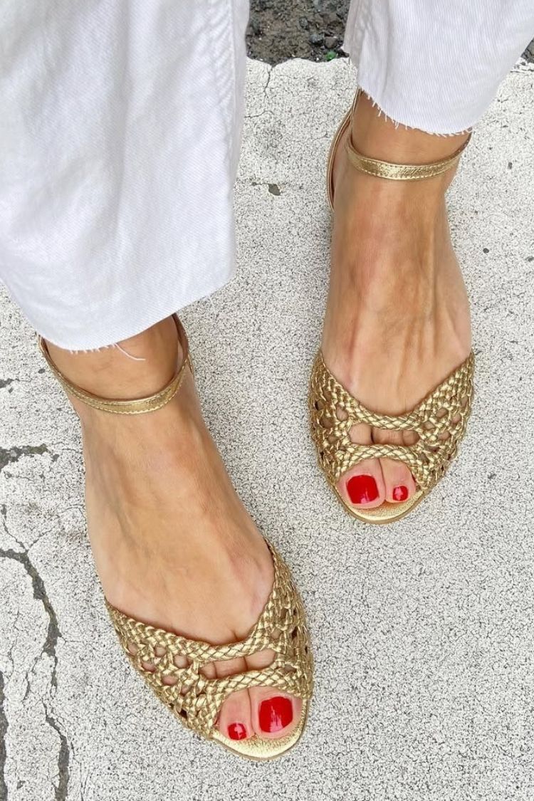 Pauline | Guldfärgade flätade sandaler