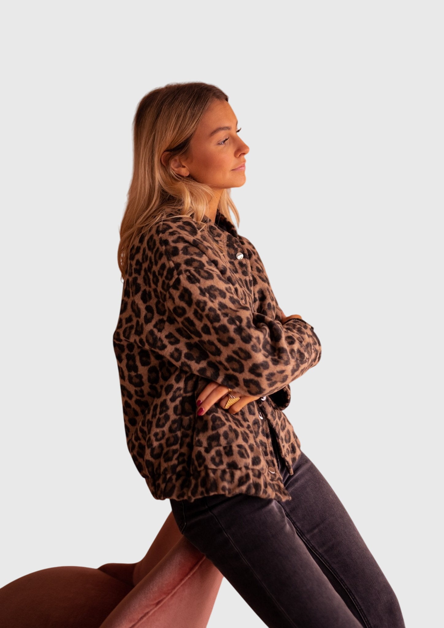 Produktbild – Elodie – Stilig Leopardmönstrad Jacka