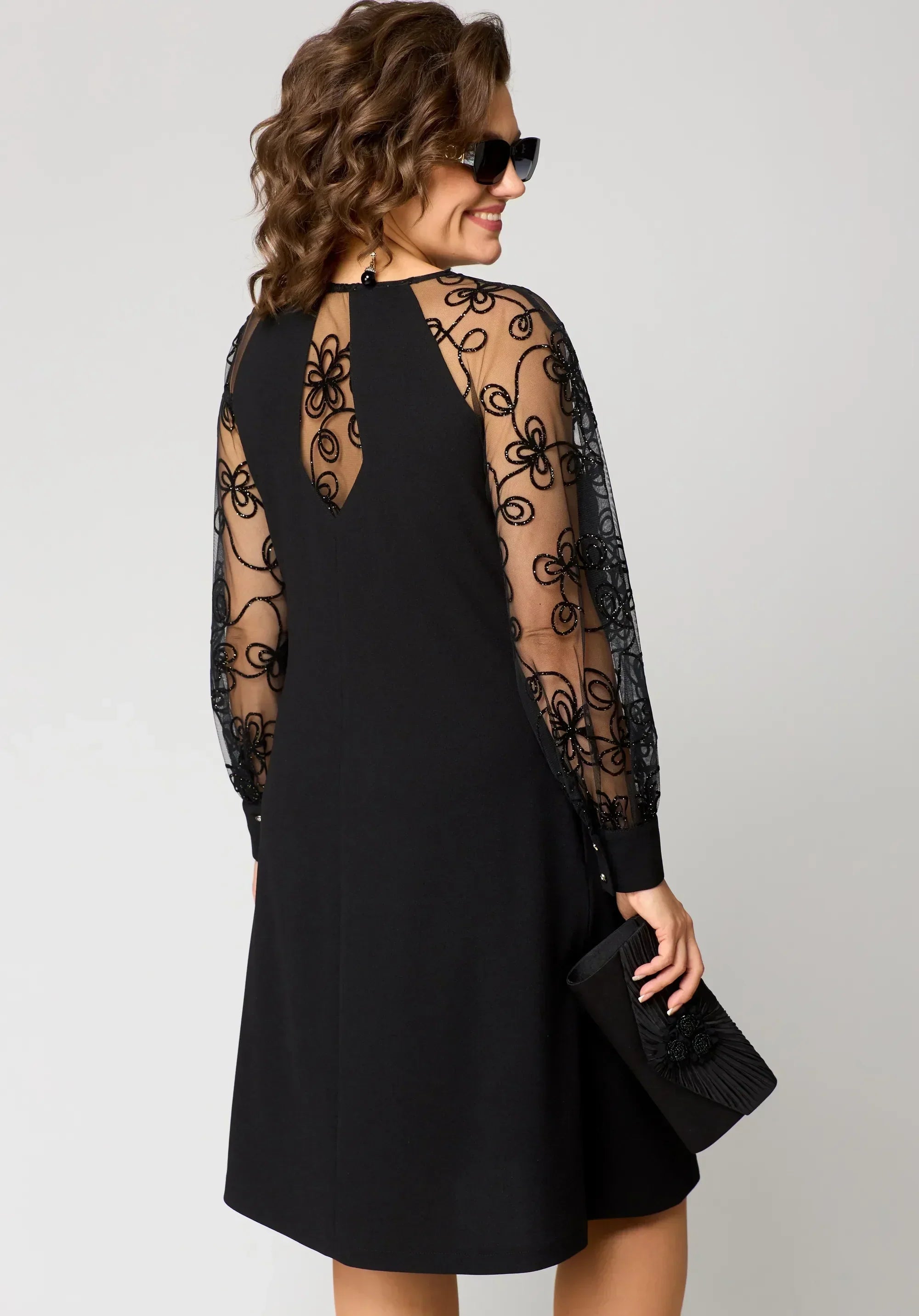 Produktbild – Edris – Elegant Spetsklänning