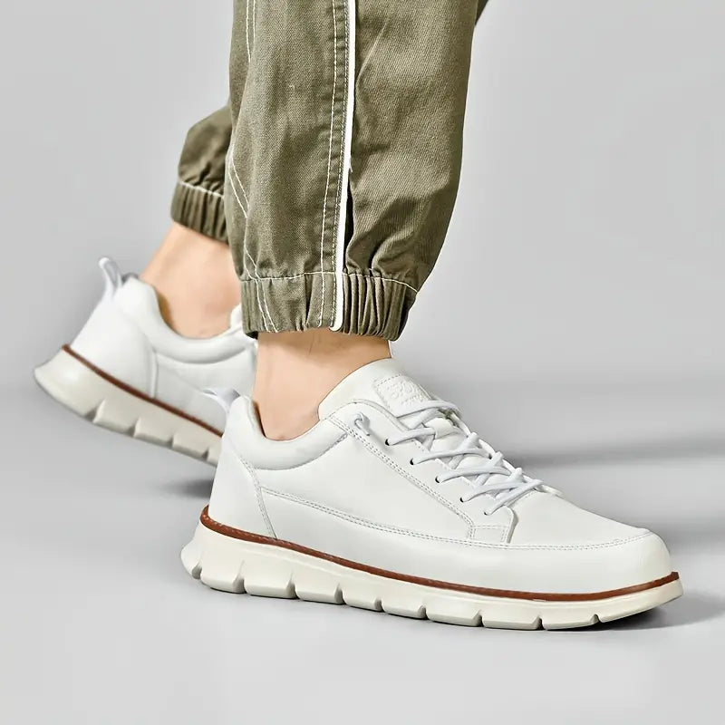 Stödjande sneakers i läder