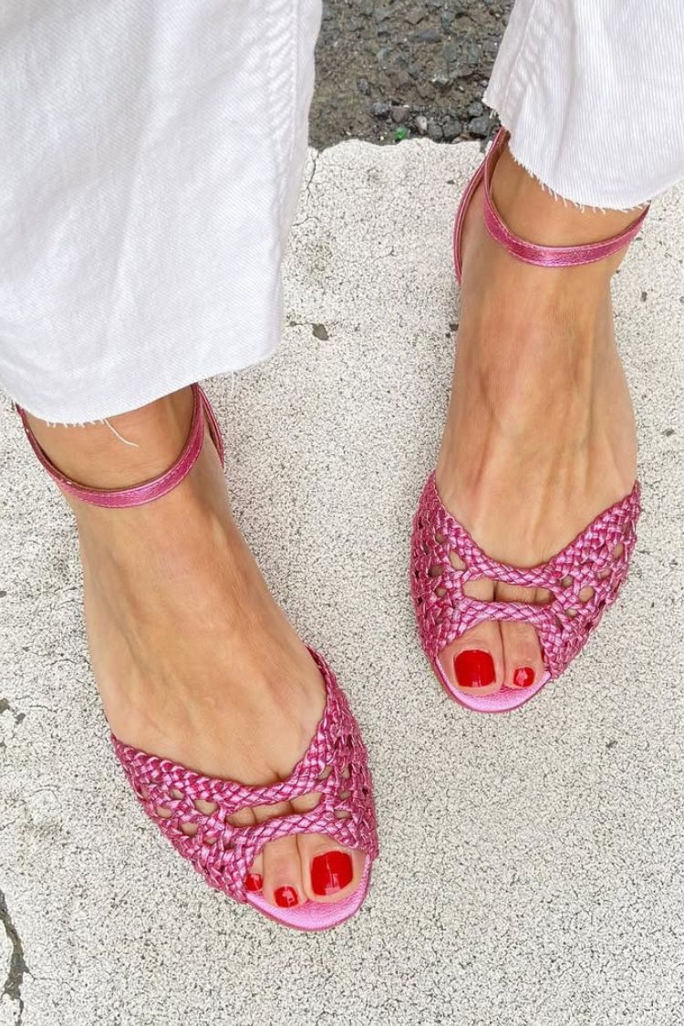 Pauline | Guldfärgade flätade sandaler