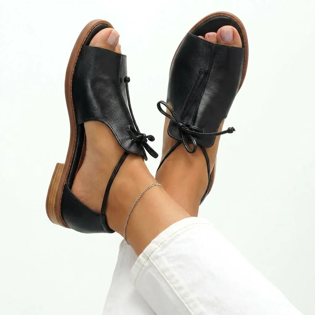 Nicole | Platta sandaler i läder