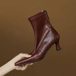 Eleganta ankelboots i läder med klack