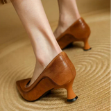 Mathilde | Texturerade slip-on-pumps