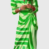 Produktbild – Everly – Elegant Wrap Dress With Print