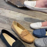 Marie | Loafers i mockaimitation med vågad kant
