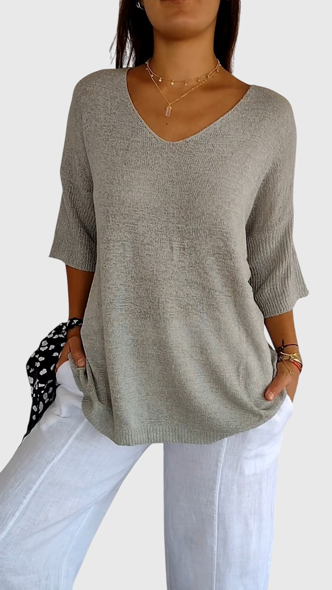 Produktbild – Cassandra – Elegant V-ringad topp