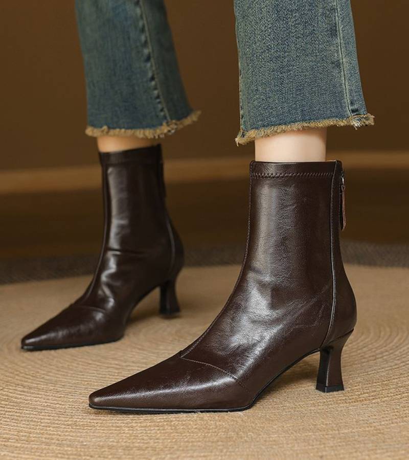 Eleganta ankelboots i läder med klack