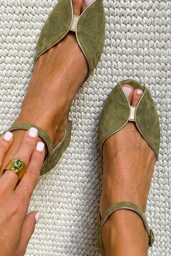 Sandrine | Sandaler med täckt tå och mockalook