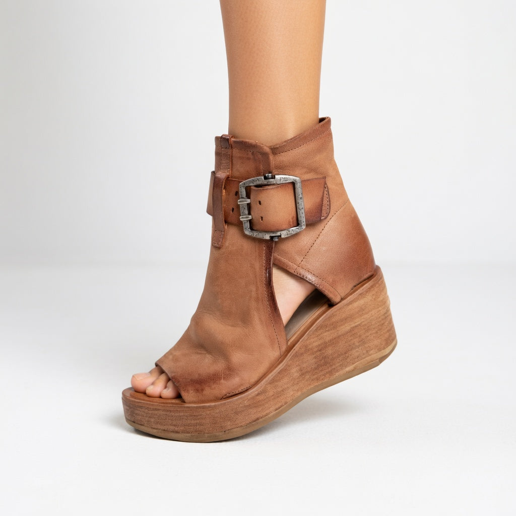 Lila | Öppna ankelboots med kilklack