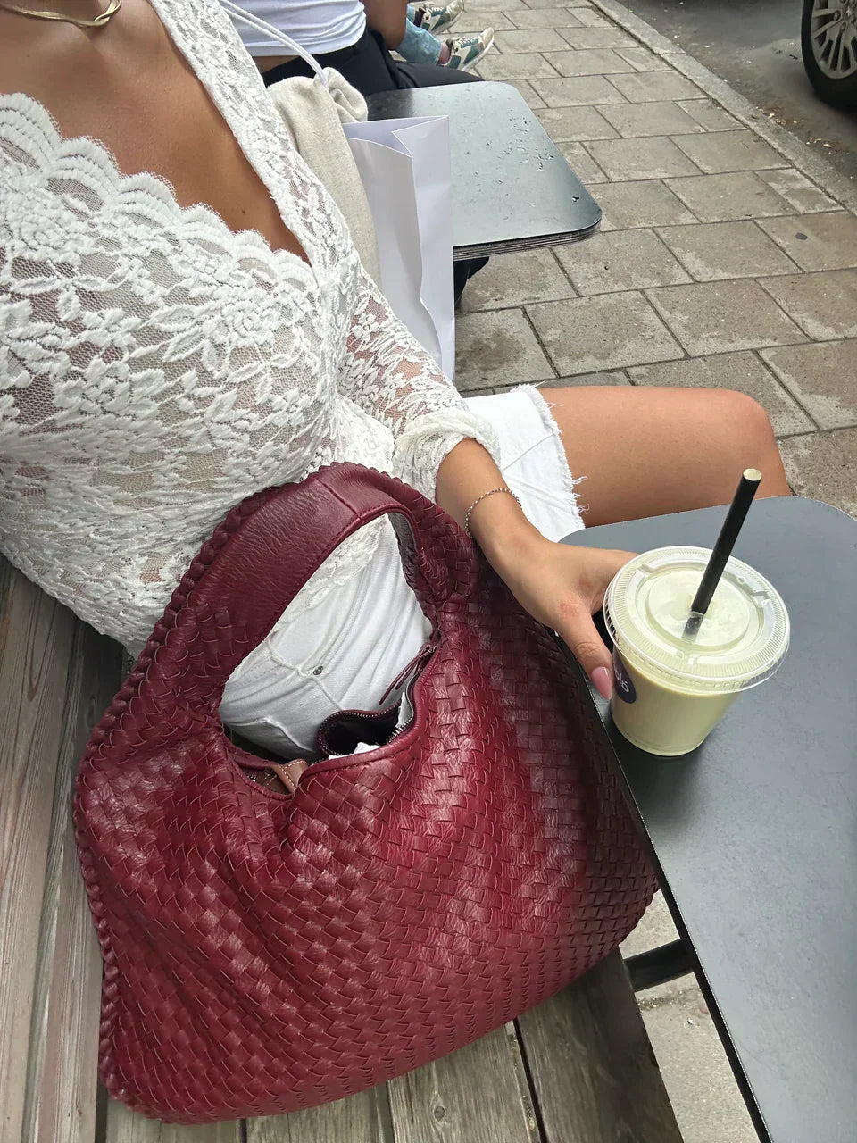 Elise | Flätad totebag i veganskt läder