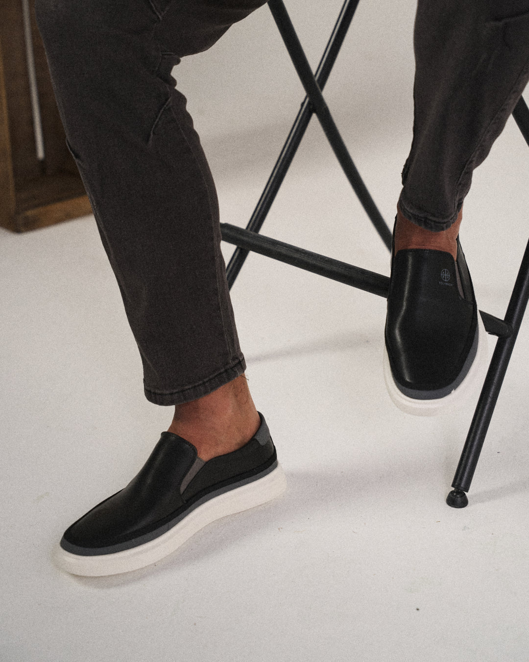 Moderna slip-on-skor för herr