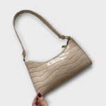 Produktbild – Ariana – Ikonisk klassisk axelväska