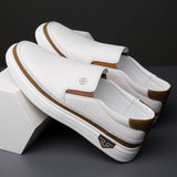 Lätta minimalistiska slip-ons