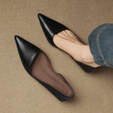 Manon | Pumps i läder med kitten heel
