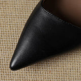 Manon | Pumps i läder med kitten heel