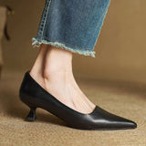 Charlotte | Spetsiga pumps med låg klack