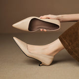 Manon | Pumps i läder med kitten heel