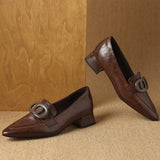 Colette | Spetsiga pumps med dekor