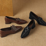 Colette | Spetsiga pumps med dekor