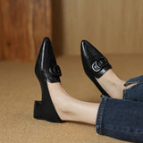 Colette | Spetsiga pumps med dekor