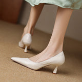 Lucie | Smala pumps i läder