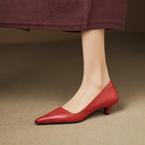 Manon | Pumps i läder med kitten heel