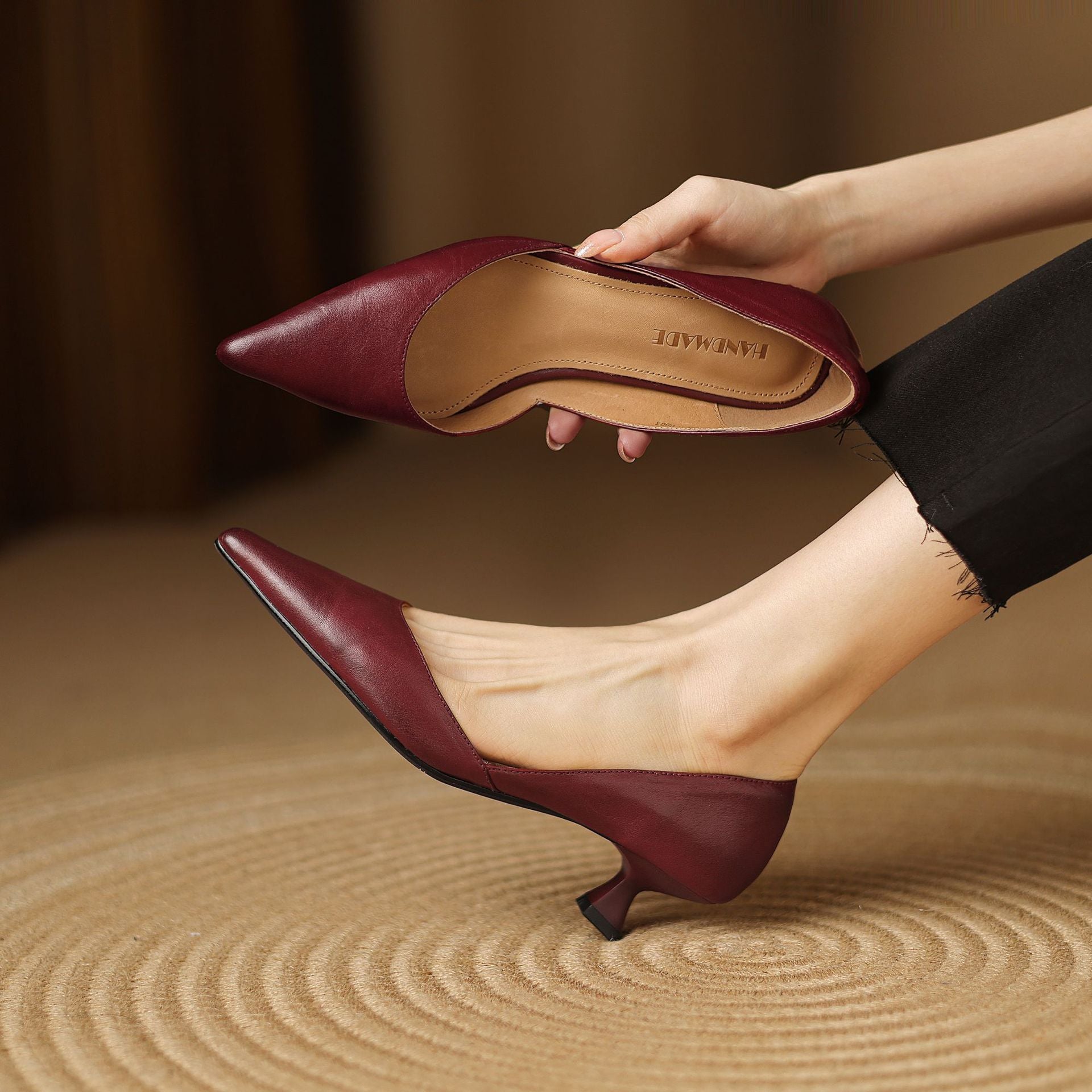 Nathalie | Pumps i läder med låg klack