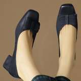 Monique | Pumps med rosett och låg klack