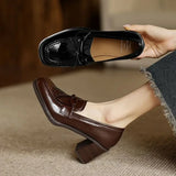 Élina | Loafers med tofsar och blockklack