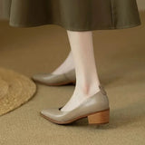 Manon | Stilrena pumps med blockklack