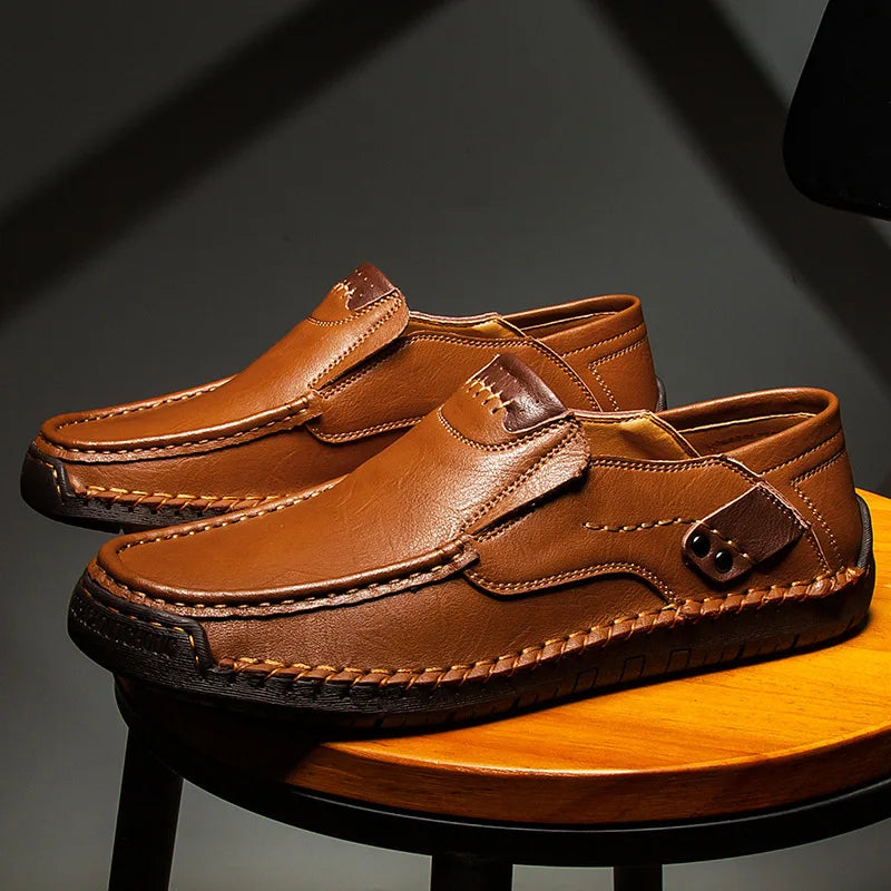 Klassiska loafers i läder för herr