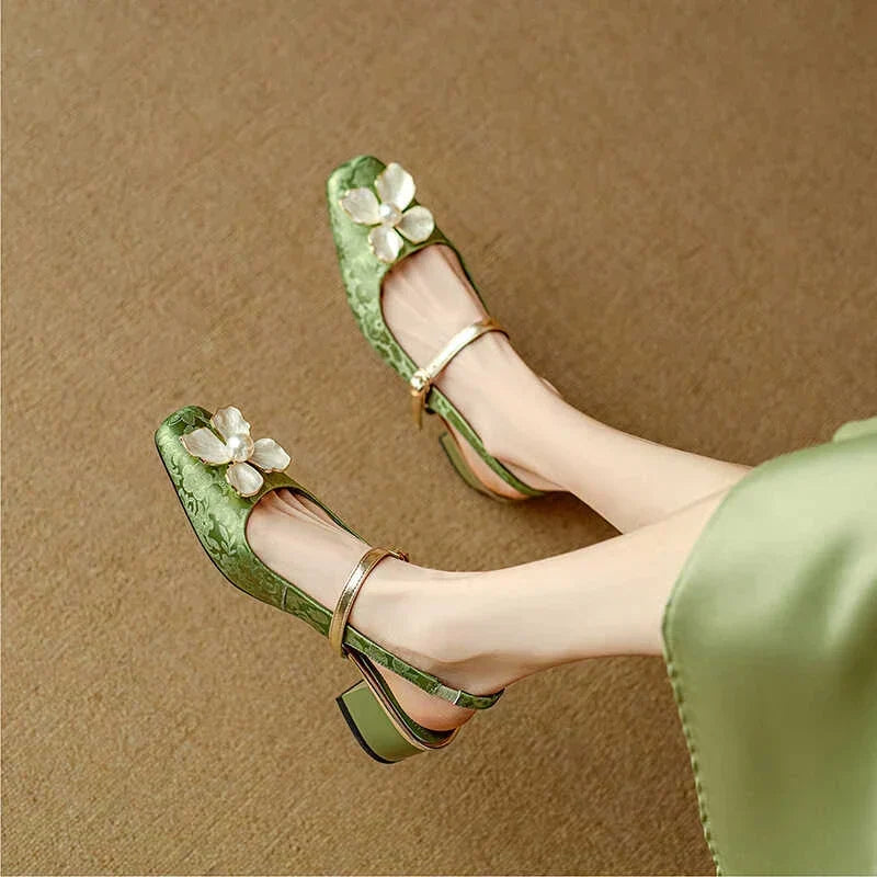 Sophie | Pumps med pärlemorsblomma