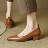 Manon | Stilrena pumps med blockklack